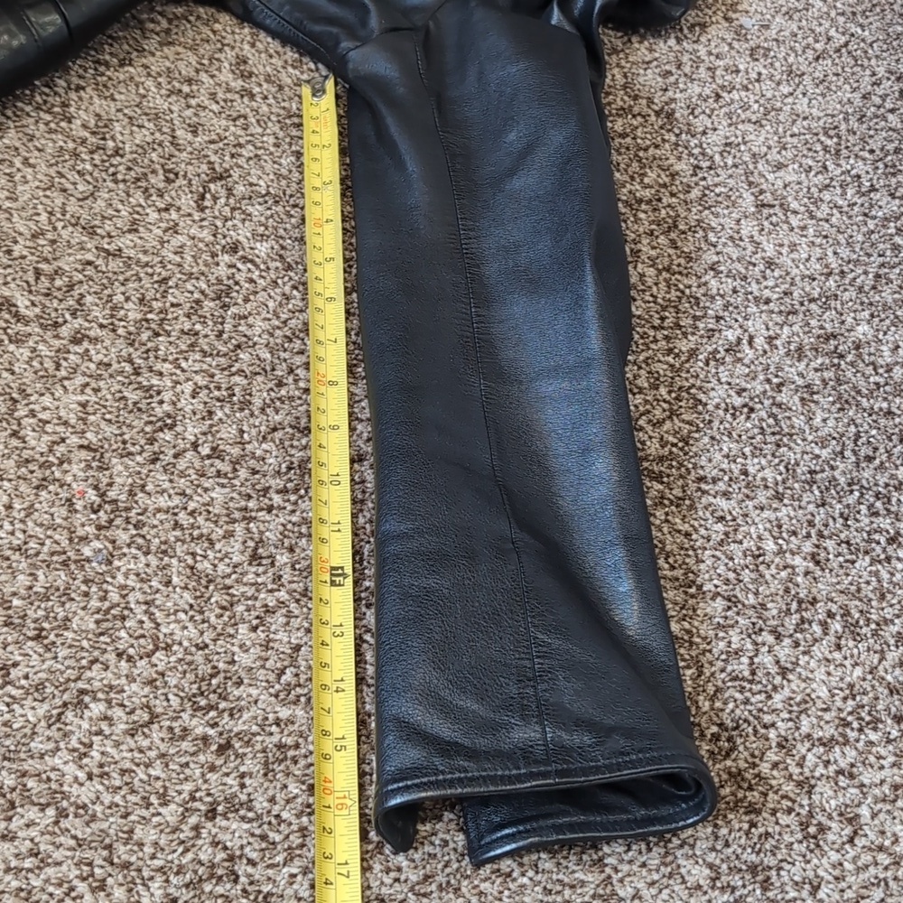 Danier Women's Black Leather Jacket Size Small - Picture 4 of 16